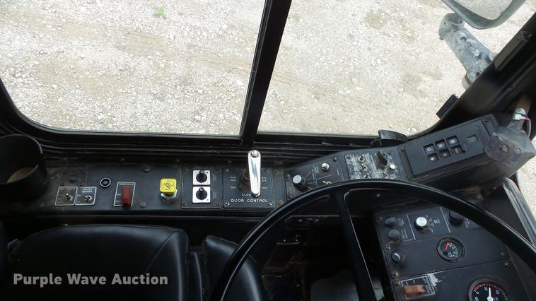 image for item EC9739 2002 Gillig G20B096N4 transit bus