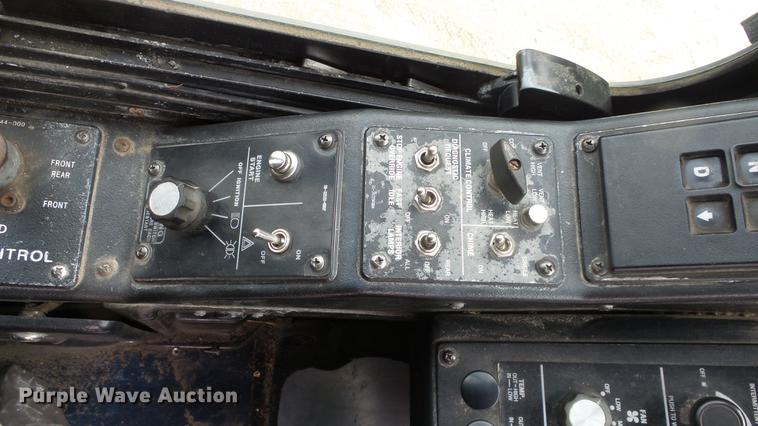 image for item EC9739 2002 Gillig G20B096N4 transit bus