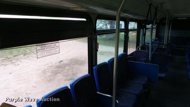 image for item EC9739 2002 Gillig G20B096N4 transit bus