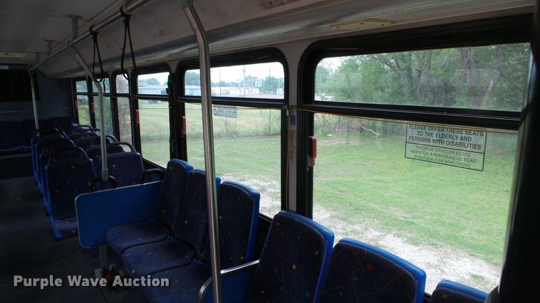 image for item EC9739 2002 Gillig G20B096N4 transit bus