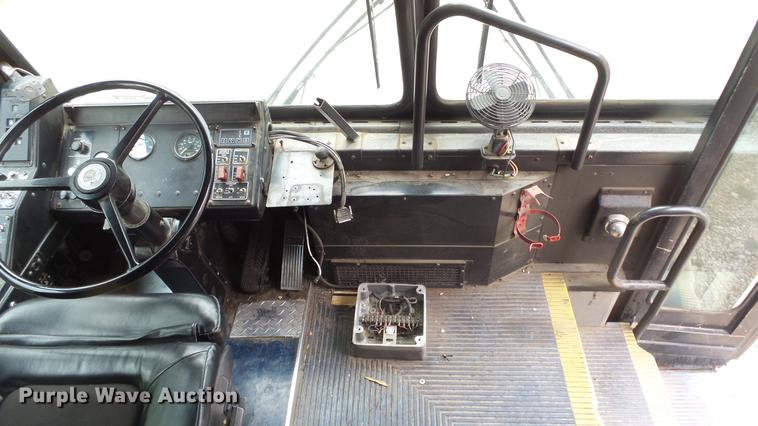 image for item EC9739 2002 Gillig G20B096N4 transit bus