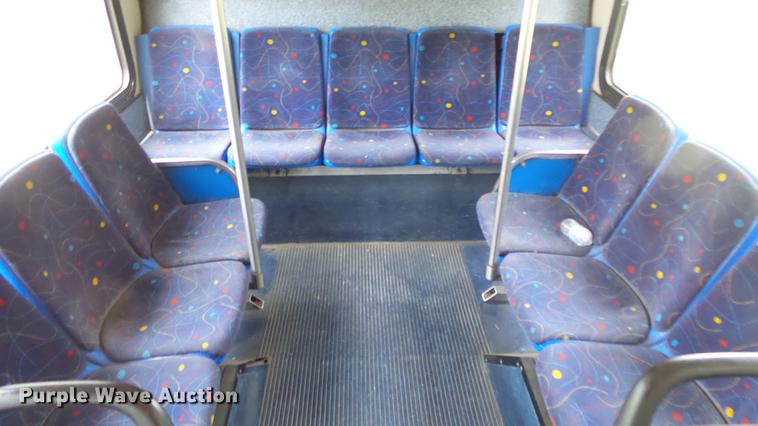 image for item EC9739 2002 Gillig G20B096N4 transit bus