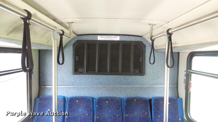 image for item EC9739 2002 Gillig G20B096N4 transit bus