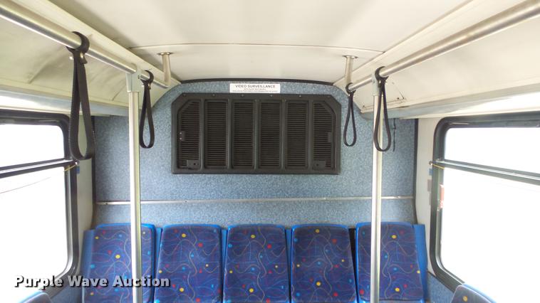 image for item EC9739 2002 Gillig G20B096N4 transit bus