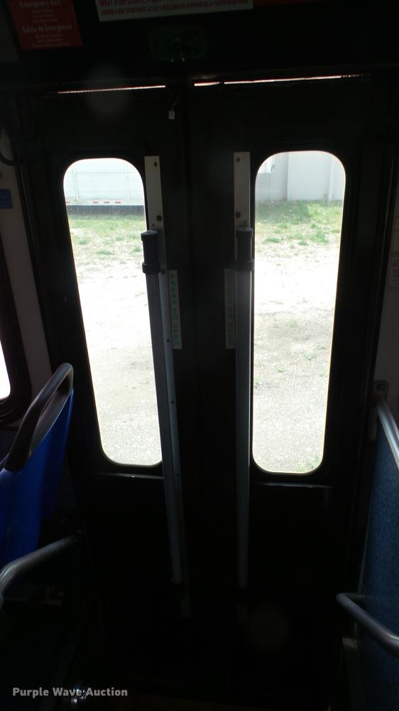 image for item EC9739 2002 Gillig G20B096N4 transit bus