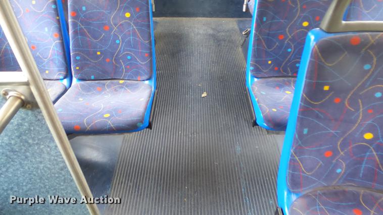 image for item EC9739 2002 Gillig G20B096N4 transit bus