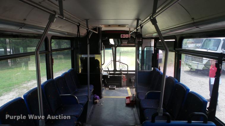 image for item EC9739 2002 Gillig G20B096N4 transit bus