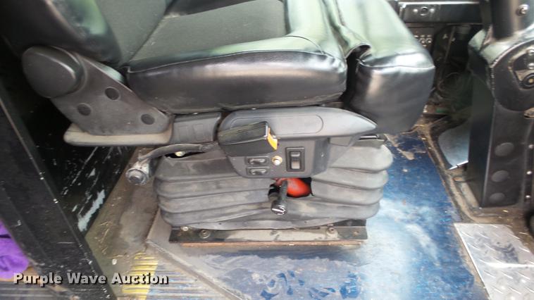 image for item EC9739 2002 Gillig G20B096N4 transit bus