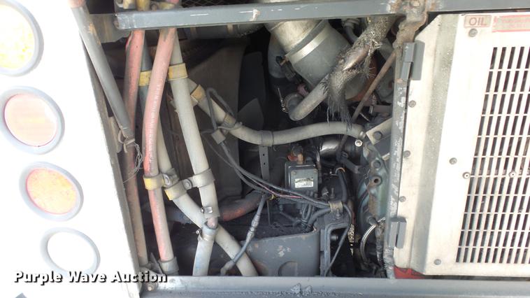 image for item EC9739 2002 Gillig G20B096N4 transit bus