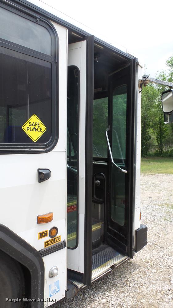 image for item EC9739 2002 Gillig G20B096N4 transit bus