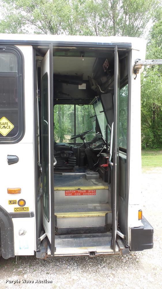 image for item EC9739 2002 Gillig G20B096N4 transit bus