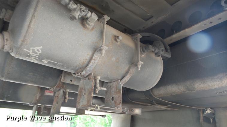 image for item EC9739 2002 Gillig G20B096N4 transit bus