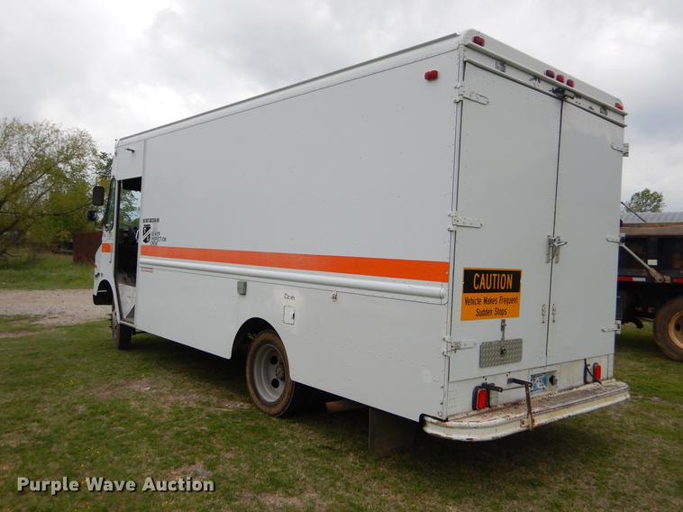 image for item EI9102 1997 Chevrolet P30 box truck