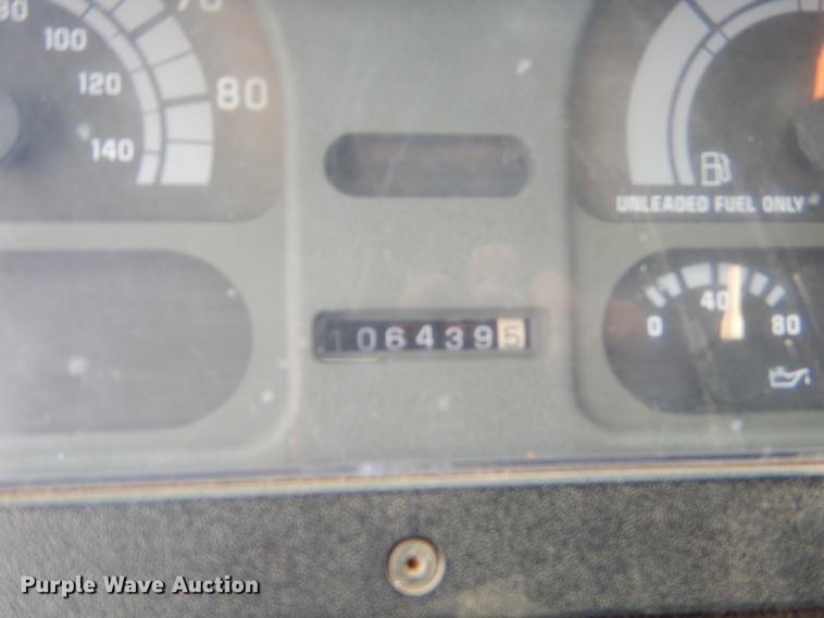 image for item EI9102 1997 Chevrolet P30 box truck