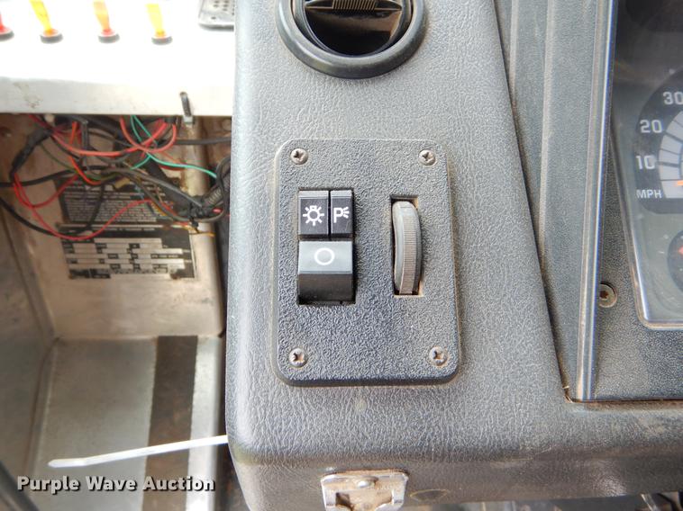 image for item EI9102 1997 Chevrolet P30 box truck