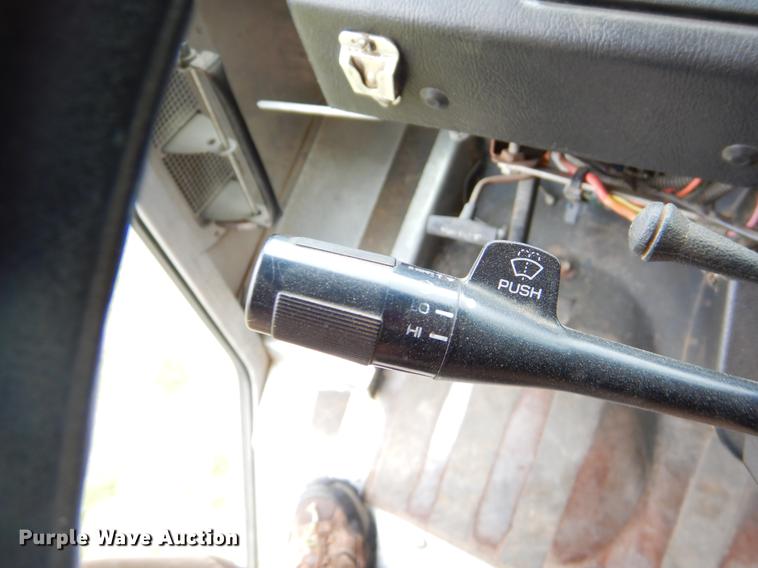 image for item EI9102 1997 Chevrolet P30 box truck