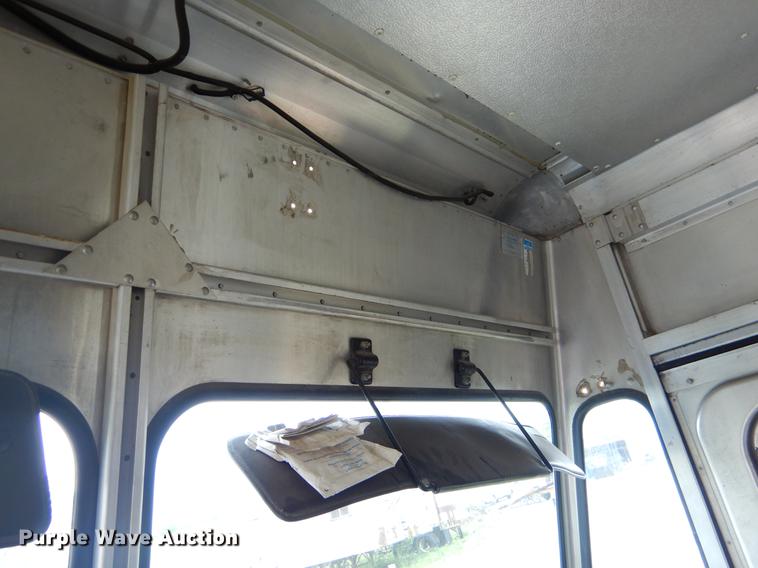 image for item EI9102 1997 Chevrolet P30 box truck