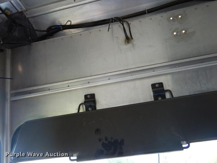 image for item EI9102 1997 Chevrolet P30 box truck