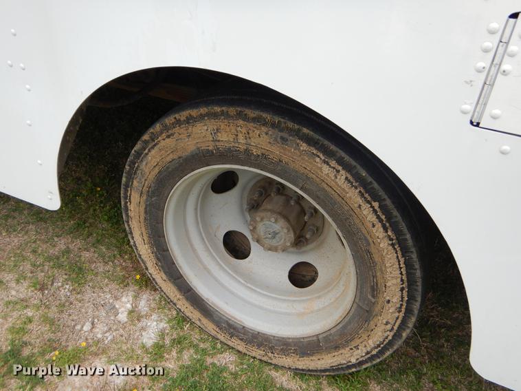 image for item EI9102 1997 Chevrolet P30 box truck