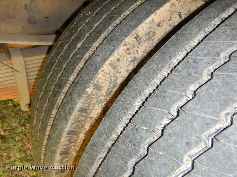 image for item EI9102 1997 Chevrolet P30 box truck