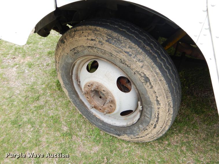 image for item EI9102 1997 Chevrolet P30 box truck