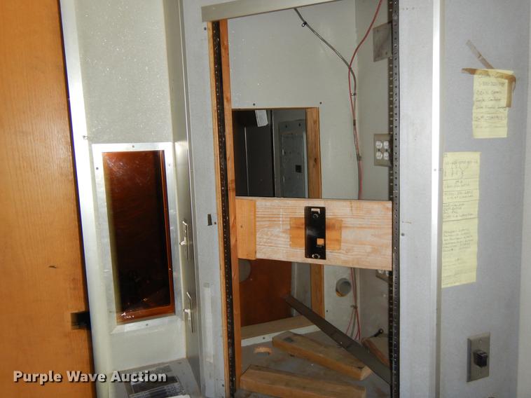 image for item EI9102 1997 Chevrolet P30 box truck