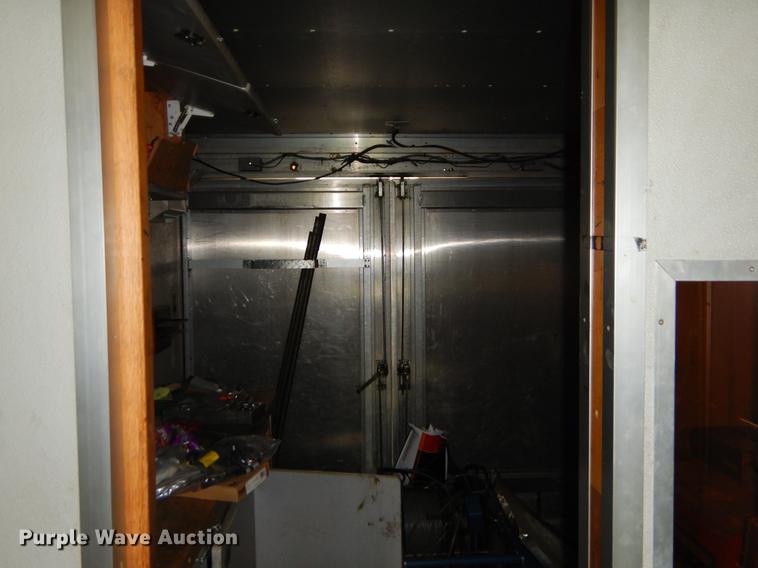 image for item EI9102 1997 Chevrolet P30 box truck