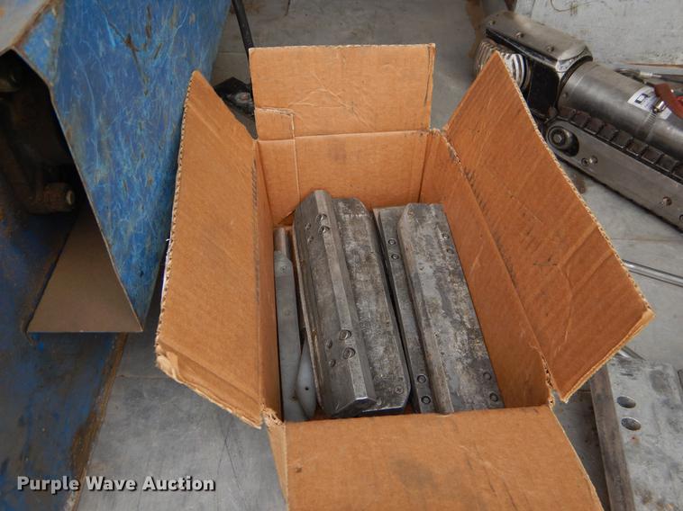 image for item EI9102 1997 Chevrolet P30 box truck