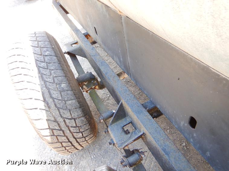 image for item EI9141 United Farm Tools fuel tank trailer