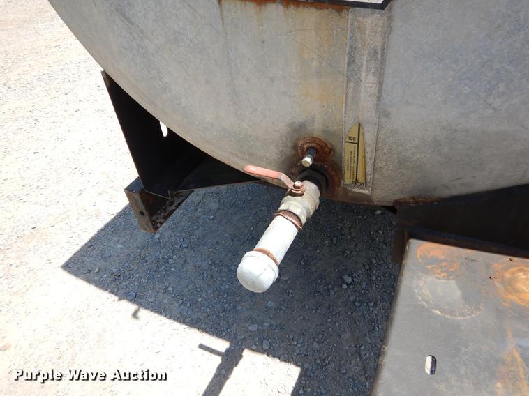 image for item EI9141 United Farm Tools fuel tank trailer