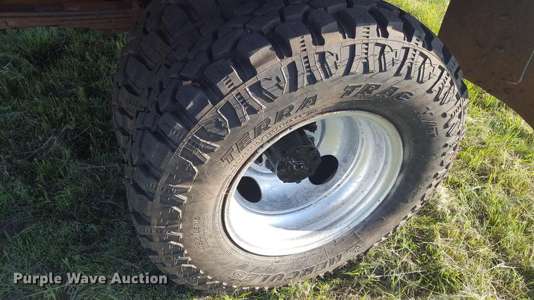 image for item EI9584 1995 Ford F350 bale bed pickup truck