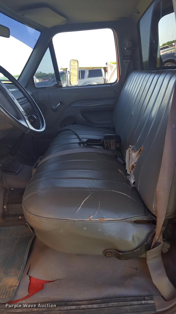 image for item EI9584 1995 Ford F350 bale bed pickup truck