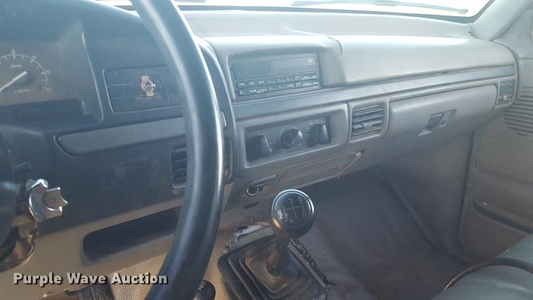 image for item EI9584 1995 Ford F350 bale bed pickup truck