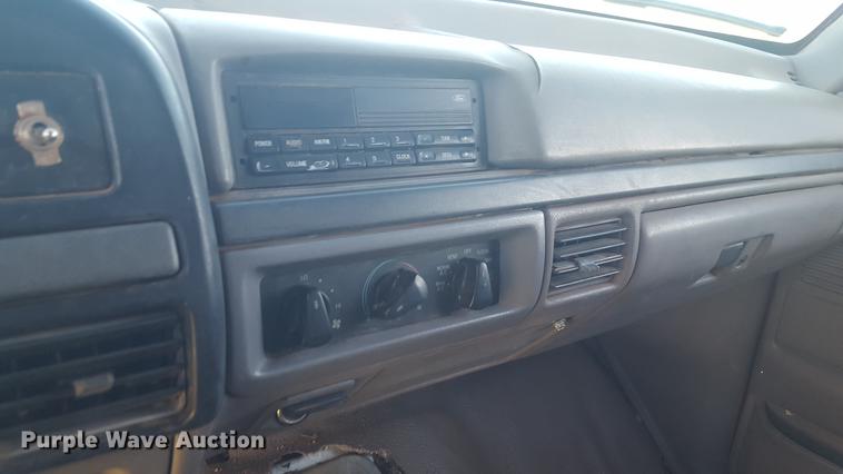 image for item EI9584 1995 Ford F350 bale bed pickup truck