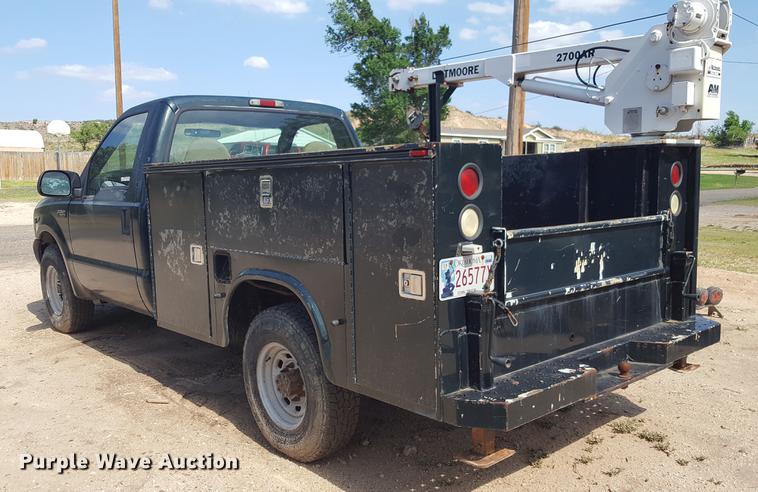 image for item EI9588 2001 Ford F250 Super Duty XL utility bed pickup truck