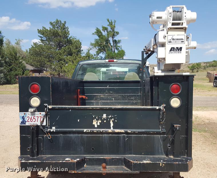 image for item EI9588 2001 Ford F250 Super Duty XL utility bed pickup truck