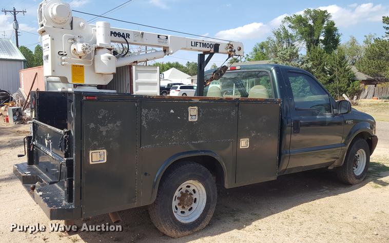 image for item EI9588 2001 Ford F250 Super Duty XL utility bed pickup truck