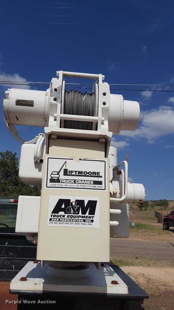 image for item EI9588 2001 Ford F250 Super Duty XL utility bed pickup truck