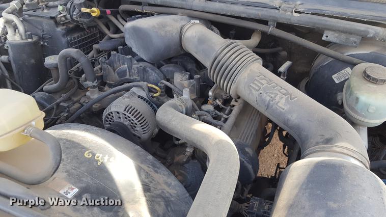 image for item EI9588 2001 Ford F250 Super Duty XL utility bed pickup truck