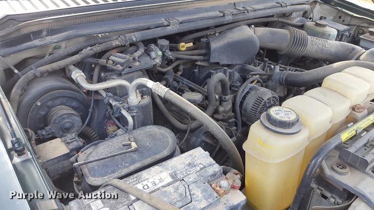 image for item EI9588 2001 Ford F250 Super Duty XL utility bed pickup truck