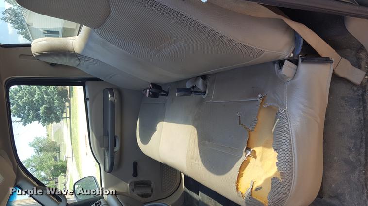 image for item EI9588 2001 Ford F250 Super Duty XL utility bed pickup truck