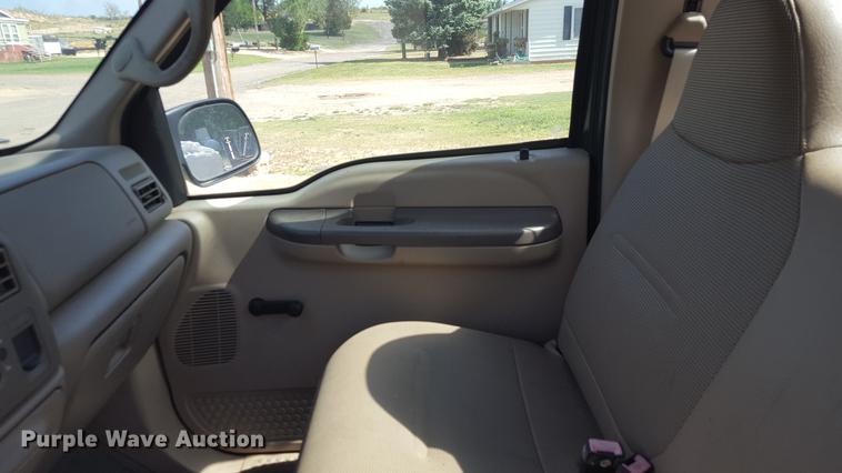 image for item EI9588 2001 Ford F250 Super Duty XL utility bed pickup truck