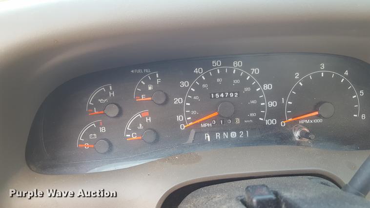 image for item EI9588 2001 Ford F250 Super Duty XL utility bed pickup truck