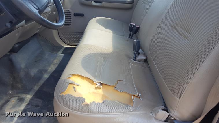 image for item EI9588 2001 Ford F250 Super Duty XL utility bed pickup truck