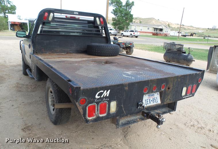 image for item EI9589 1999 Chevrolet Silverado 2500 flatbed pickup truck