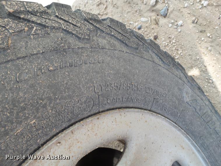 image for item EI9589 1999 Chevrolet Silverado 2500 flatbed pickup truck