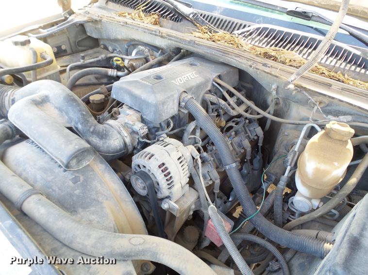 image for item EI9589 1999 Chevrolet Silverado 2500 flatbed pickup truck