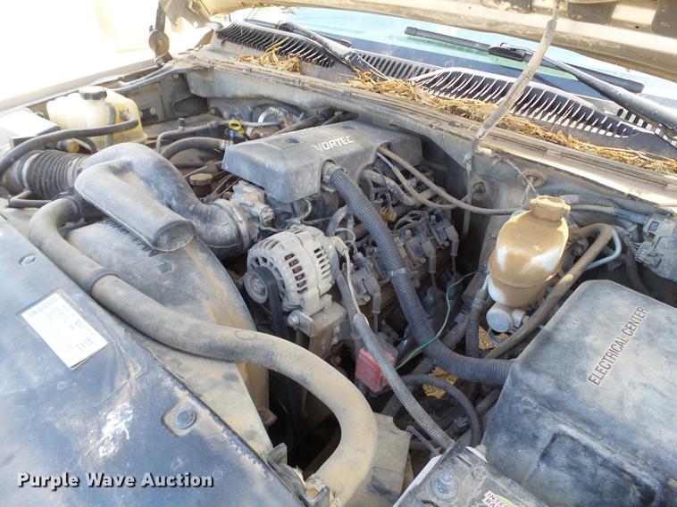 image for item EI9589 1999 Chevrolet Silverado 2500 flatbed pickup truck