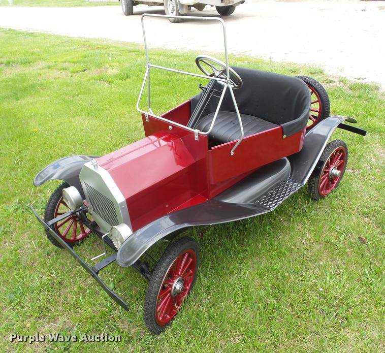image for item EI9810 Miniature Tin Lizzie car
