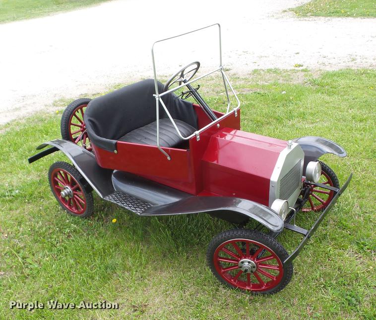 image for item EI9810 Miniature Tin Lizzie car